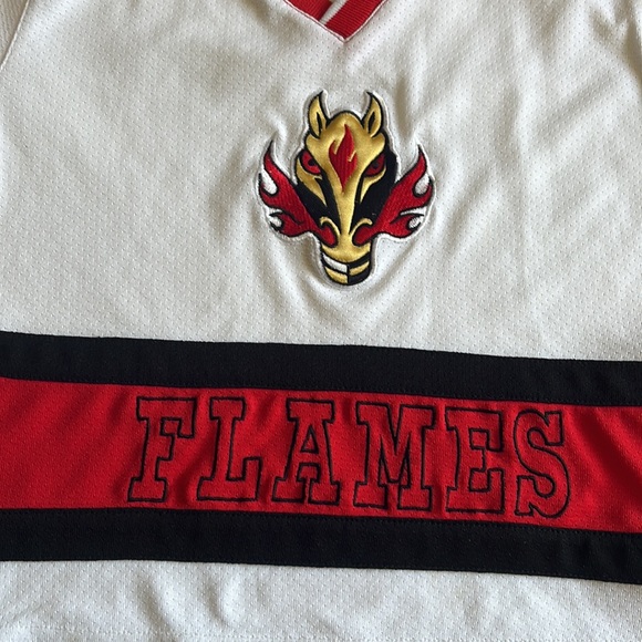 Vintage Calgary Flames Jersey / Kids Size 6 - Picture 5 of 9